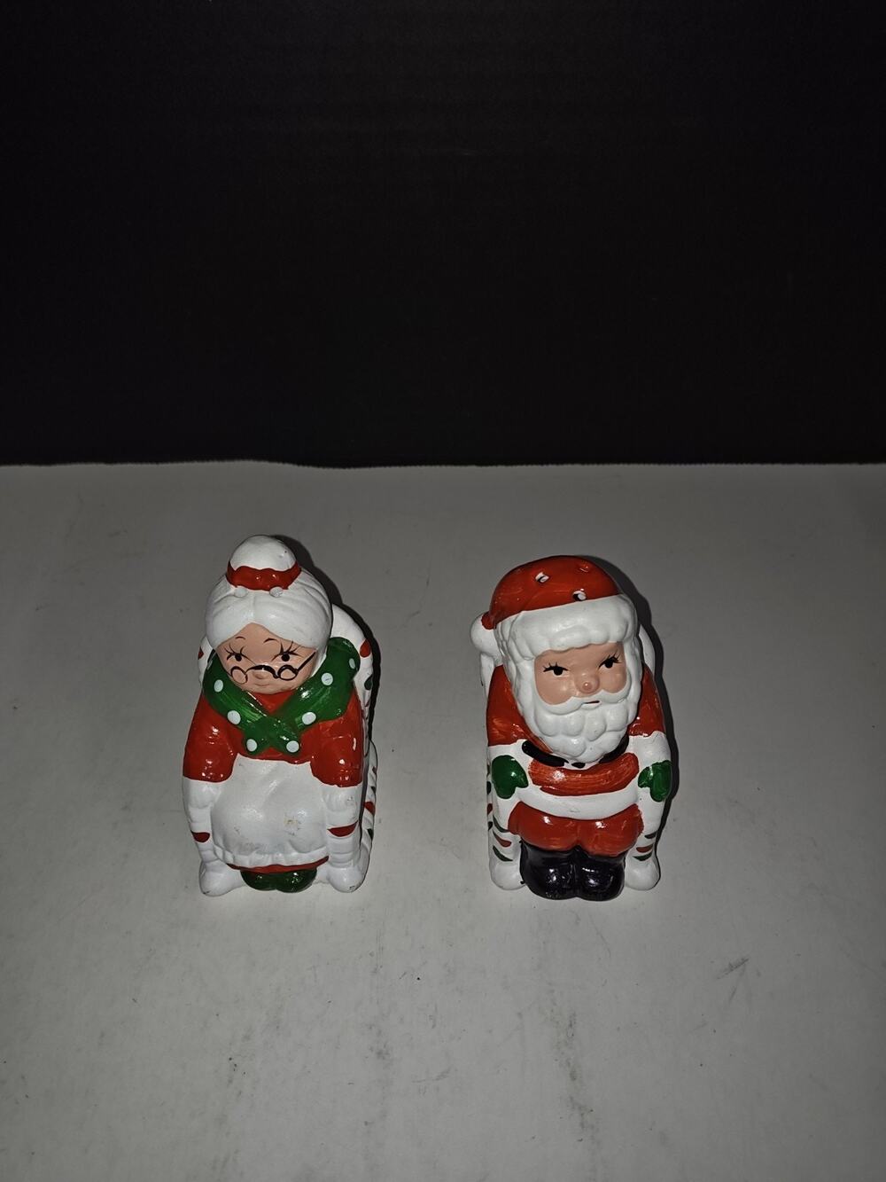 Vintage Mr. & Mrs. Santa Claus In Rocking Chair Ceramic Salt & Pepper Shakers
